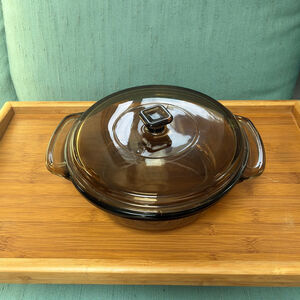 Anchor Hocking 1.5 Quart Glass Casserole Dish Smoky Brown Colour
